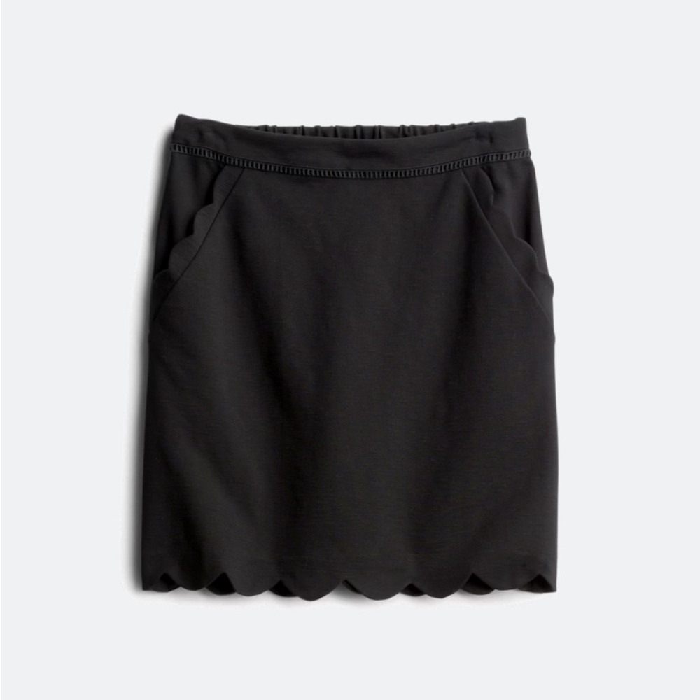 Elegant Black Scalloped Hem Skirt NWT